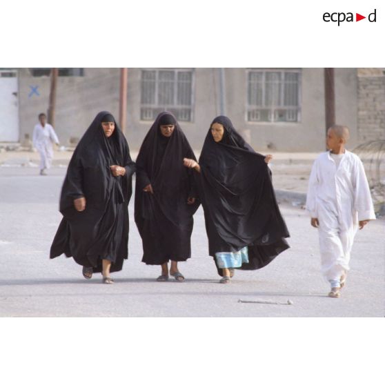 Portrait de groupe de femmes irakiennes à Al Salman.