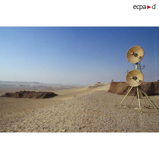 Système de détection radar tactique de basse altitude ALADIN (autonome léger à déplacement instantané) de l'armée de l'Air installé près de la base aérienne d'Al Ahsa en Arabie Saoudite.