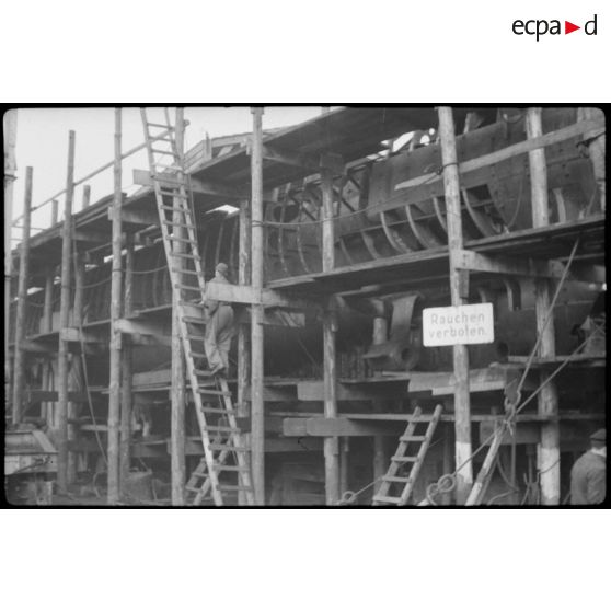 Assemblage de U-Boote de type IX-B à Brème.