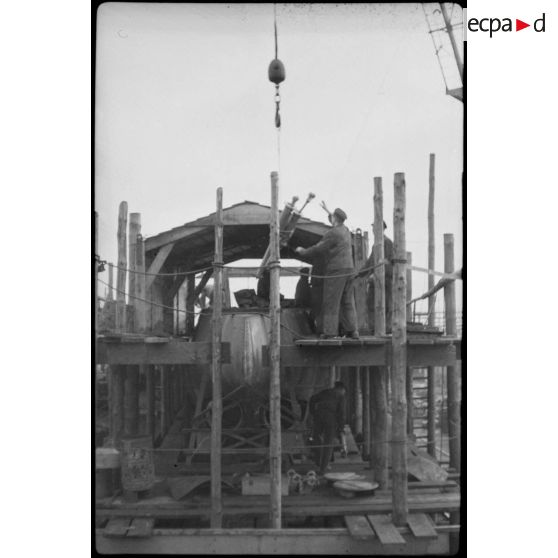 Assemblage de U-Boote de type IX-B à Brème.