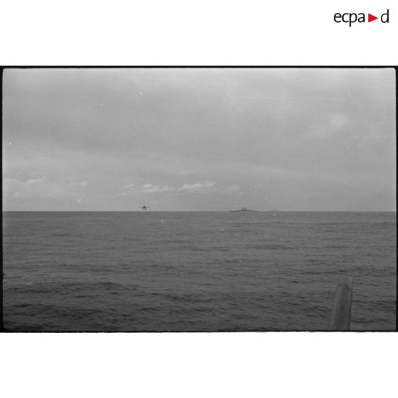 Catapultage d'un hydravion Ar-196-A, embarqué à bord du Scharnhorst.