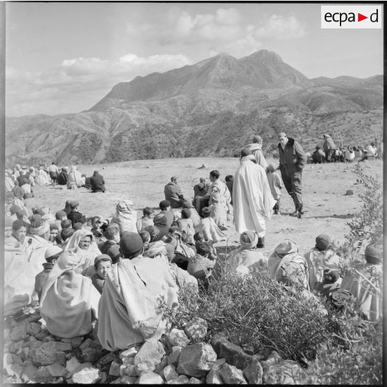 Les habitants de Zait-Garetz commencent à se rassembler.