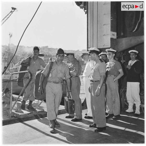 Port d'Alger. Départ des jeunes moniteurs.