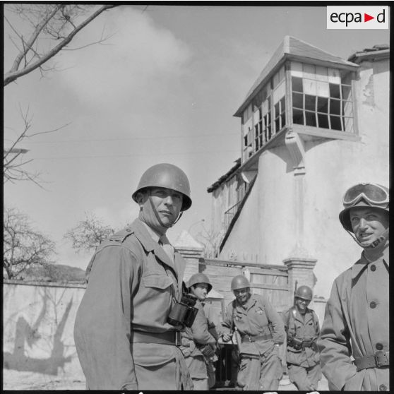 Portrait d'un capitaine du 110e régiment d'infanterie motorisée (RIM) lors d'une opération à Maazia.
