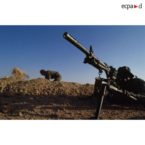 Le groupe de combat du 1er RI installe son bivouac.