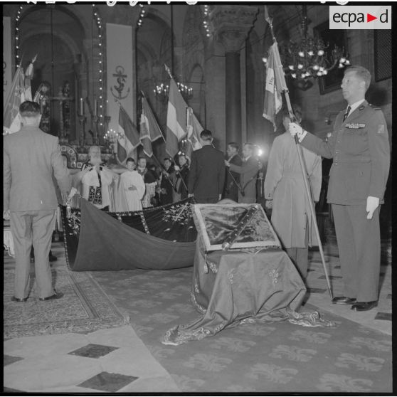 Messe en la mémoire  du maréchal de Lattre de Tassigny en la cathédrale d'Alger.