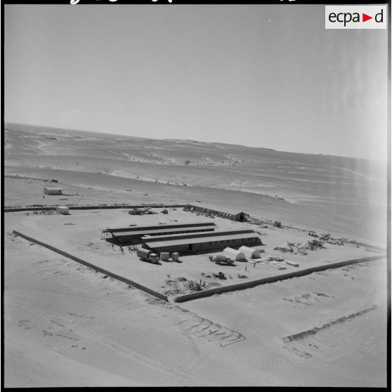 Vue aérienne du camp du gisement de minerai de fer de Djebilet.