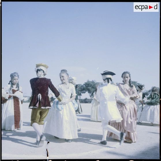 Danse des enfants lors de la Journée de l’enseignement à Sétif.