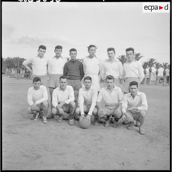 Portrait de groupe d’une équipe de football.