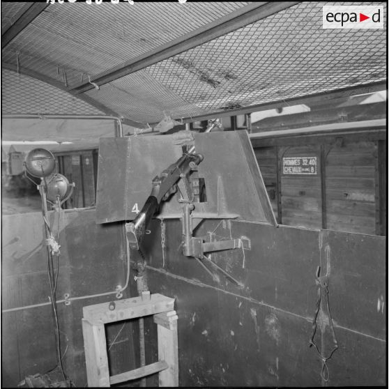 Intérieur d'un wagon armé.