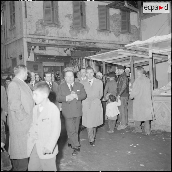 Robert Lacoste, ministre de l’Algérie, et sa délégation, lors de sa visite à Constantine.