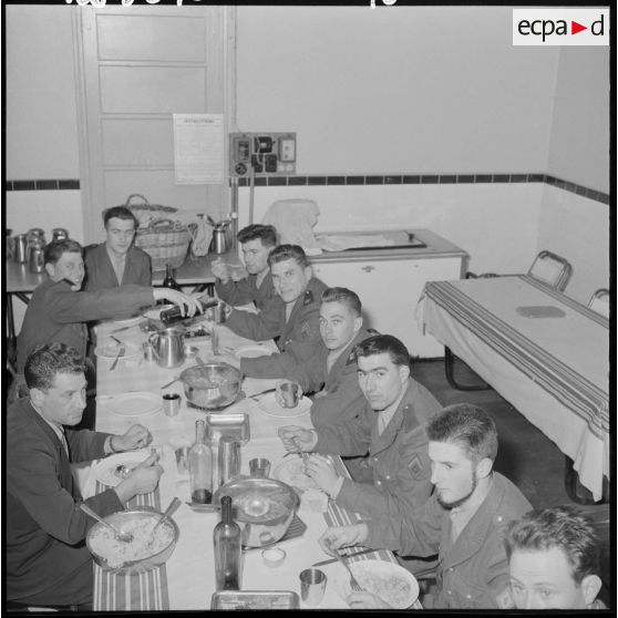 Le repas de la cérémonie de fin de stage à Cap Matifou.