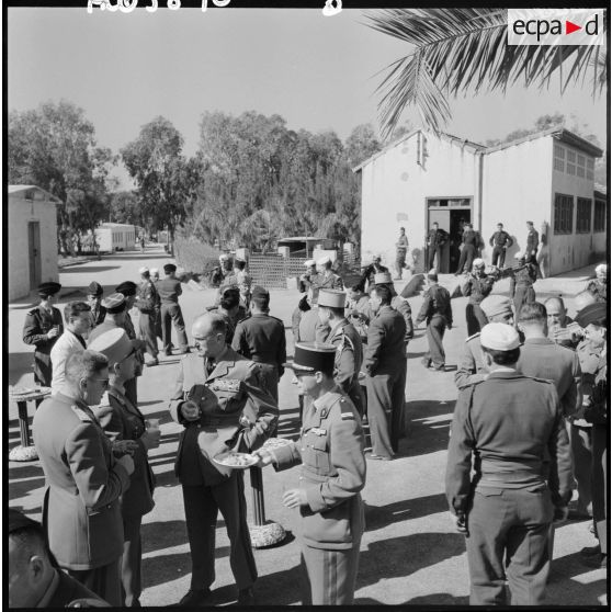 Le général Allard lors du méchoui de l’école nationale professionnelle d’aviation (ENPA) du Cap Matifou.