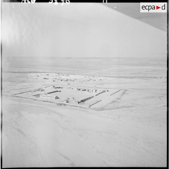 Un campement dans le désert.