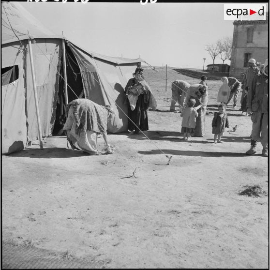 Campement de réfugiés.