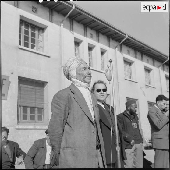 Un orateur algérien lors d’une manifestation à Maison Carrée.