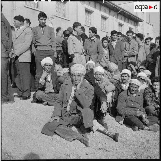 La foule lors d’une manifestation à Maison Carrée.