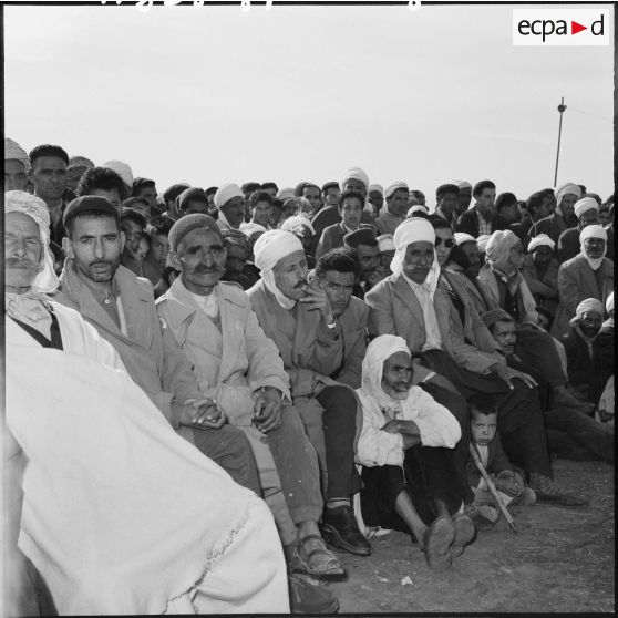 La foule lors d’une manifestation à Maison Carrée.
