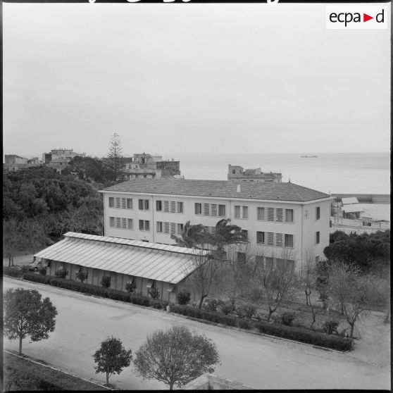 Les bâtiments de l’école militaire annexe des transmissions d'Afrique du nord à Beni-Messous.