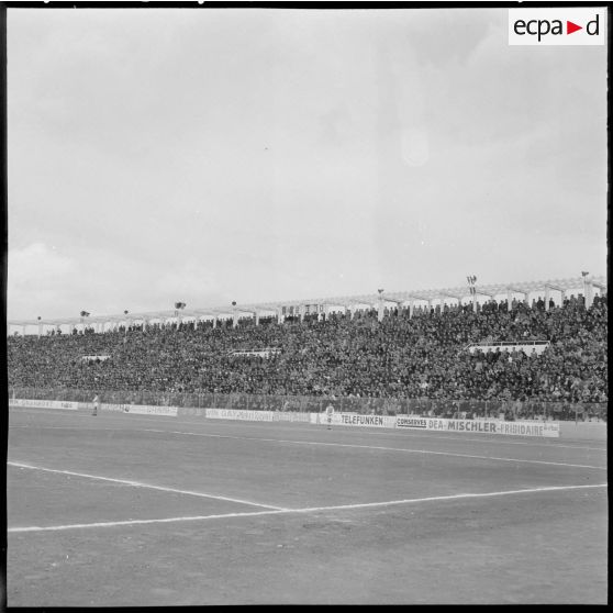 Rencontre de football France-Belgique en Algérie.