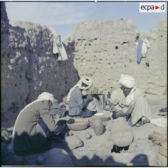 Un groupe de potiers.