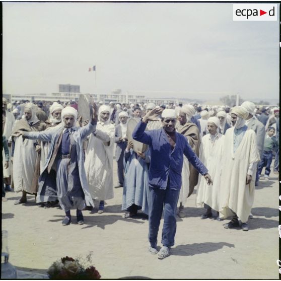 Danses lors de la fête de l'AId El-Seghir à Maison Carrée.