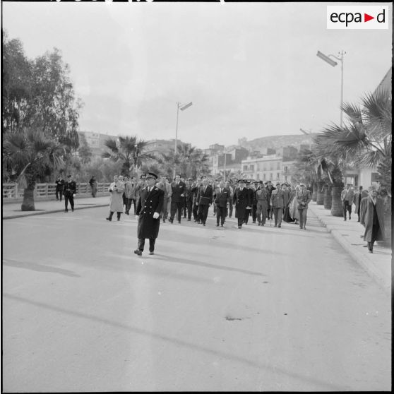 Robert Lacoste, ministre de l'Algérie, en visite à Philippeville.