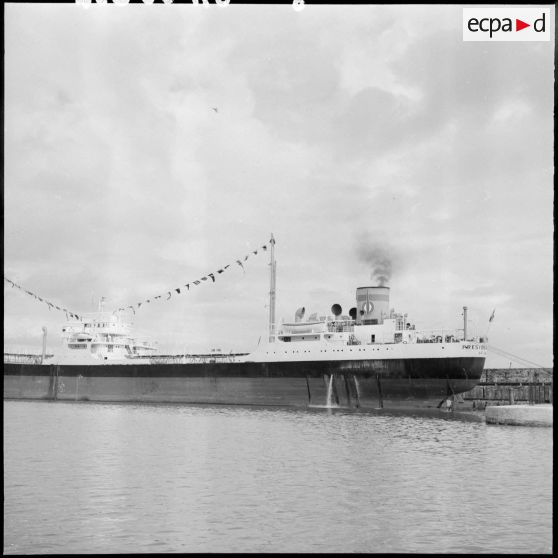 Le pipe-line avec les vannes de remplissage en fonctionnement.