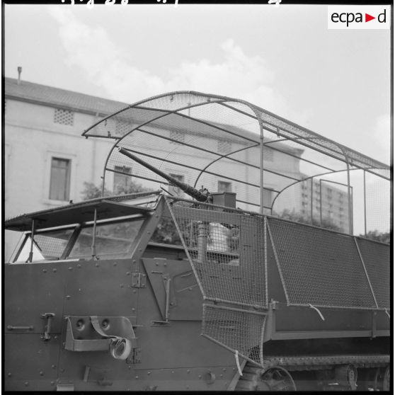 Détail de la mitrailleuse d'un half-track.