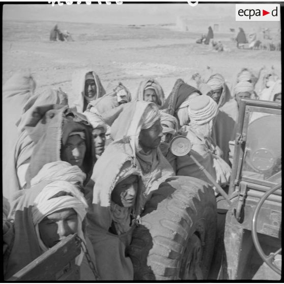 La foule écoutant une séance de Public-Adress.