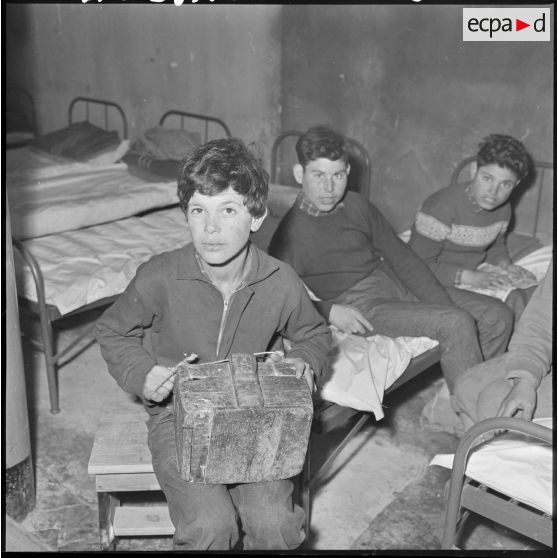 Les enfants au centre de jeunesse de la rue Bab-El-Oued à Alger.