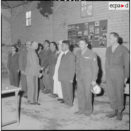 Réception au foyer du 1/22ème régiment de tirailleurs algériens (RTA).