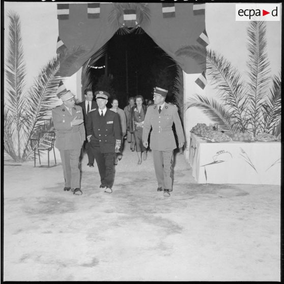 Arrivée des autorités à la réception.