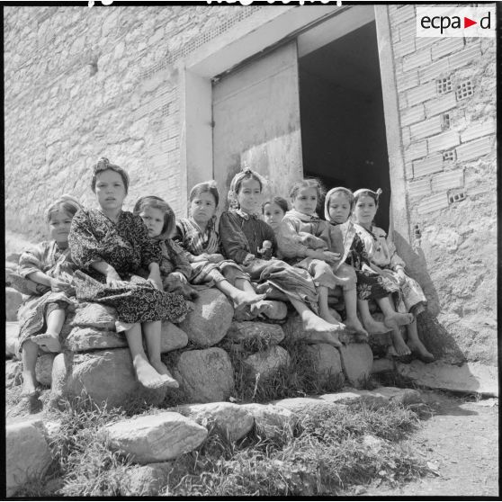 Portrait de jeunes villageoises.