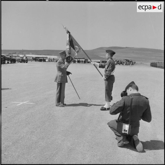 Passation de commandement : le général Robert Loth.