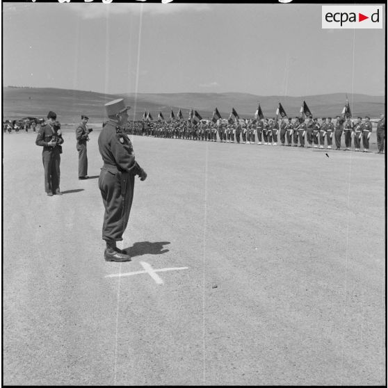 Le général Paul Vanuxem lors de la cérémonie de passation de commandement.