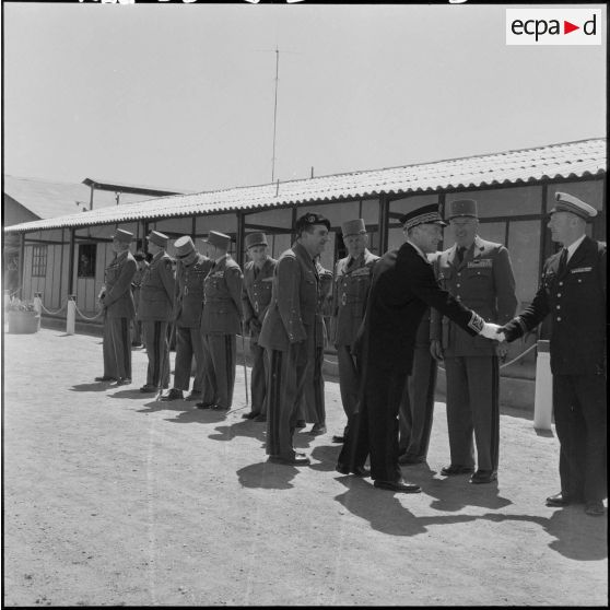 Rencontre entre autorités.