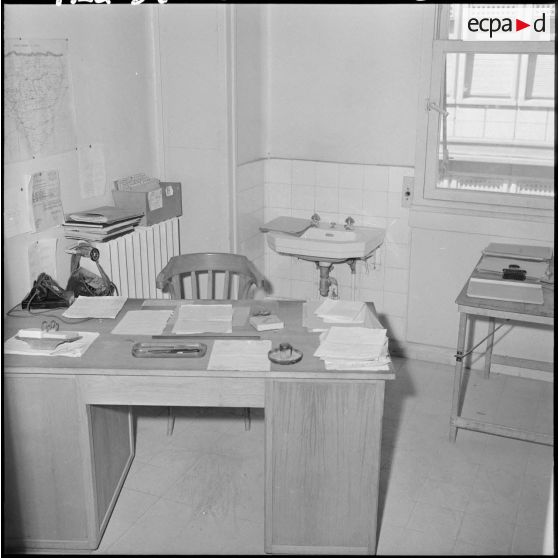 Bureau du sous-lieutenant Daviron.