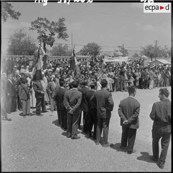 La cérémonie au monument aux morts de Tebessa.