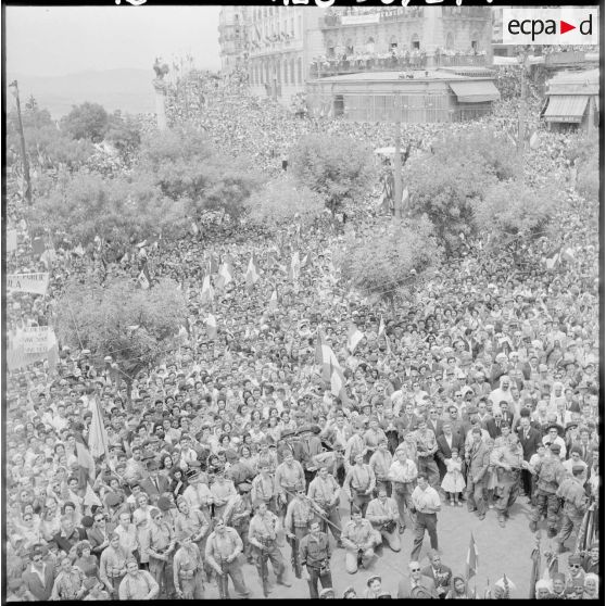 La foule pendant la manifestation de Constantine.