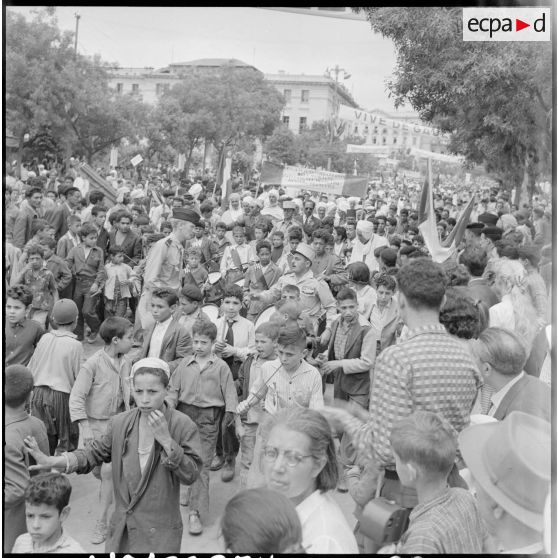 La foule pendant la manifestation de Constantine.