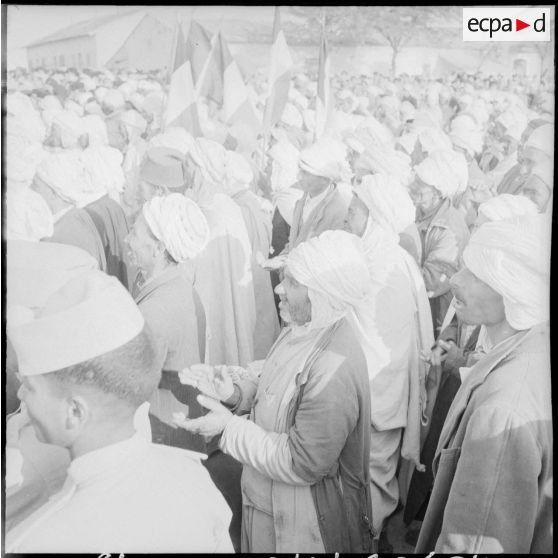 Telergma. La foule applaudit.