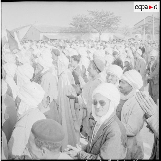 Telergma. La foule applaudit.