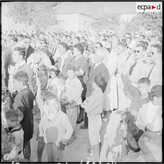 Telergma. La foule attentive.