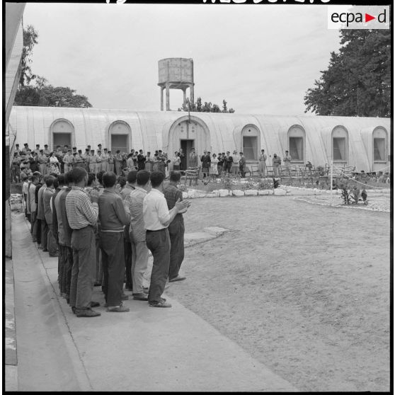Ben Aknoun. Le discours du commandant Mahdani au cours duquel il fait jurer aux futurs libérés d'être toujours fidèles à la France.
