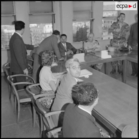 Alger. Réunion des autorités civiles et militaires.