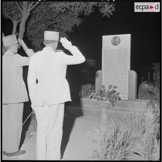 Dépôt de gerbe à la stèle d'AÏn-Arnat.