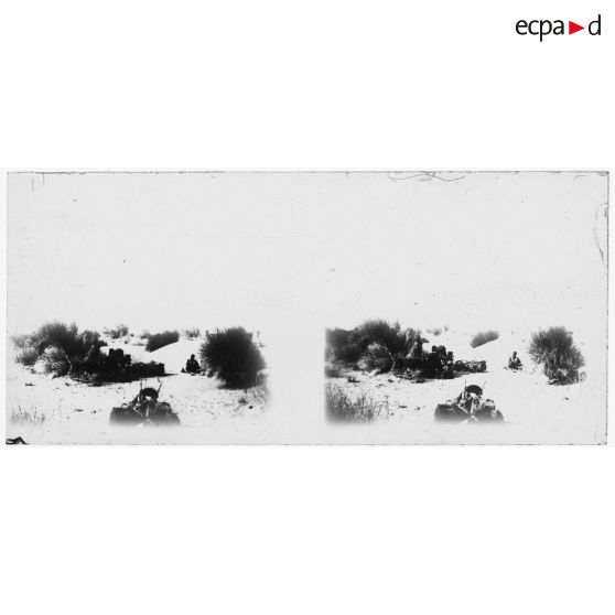 Halte dans le sable. [légende d'origine]