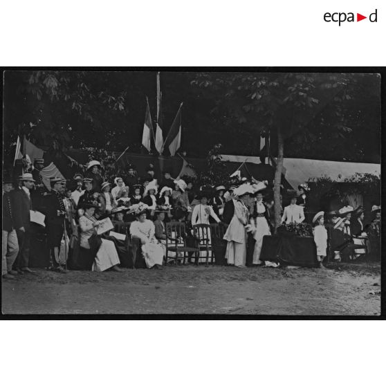 [Fête du 12e régiment de cuirassiers ou concours hippique, s. d.]