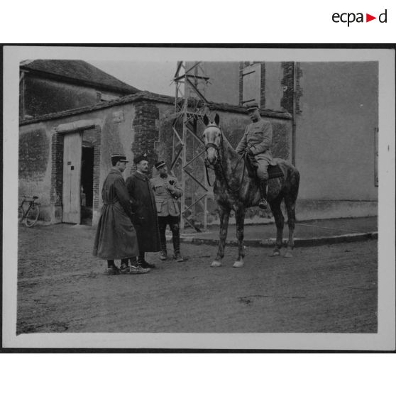 Chouilly, février 1916. P. et André Lalande, père et fils. [légende d'origine et complétée par le donateur]